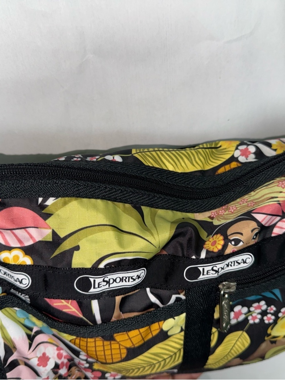 LeSportsac Hawaii Exclusive shoulder or crossbag featuring the Wahine Hula print - Picture 5 of 9